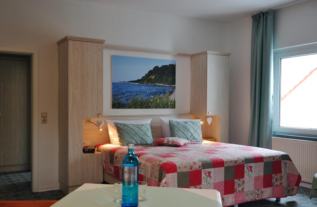 טיסואו Hotel Haus Moenchgut מראה חיצוני תמונה